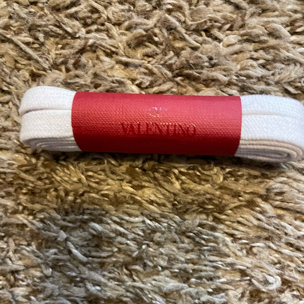 New VALENTINO shoelaces